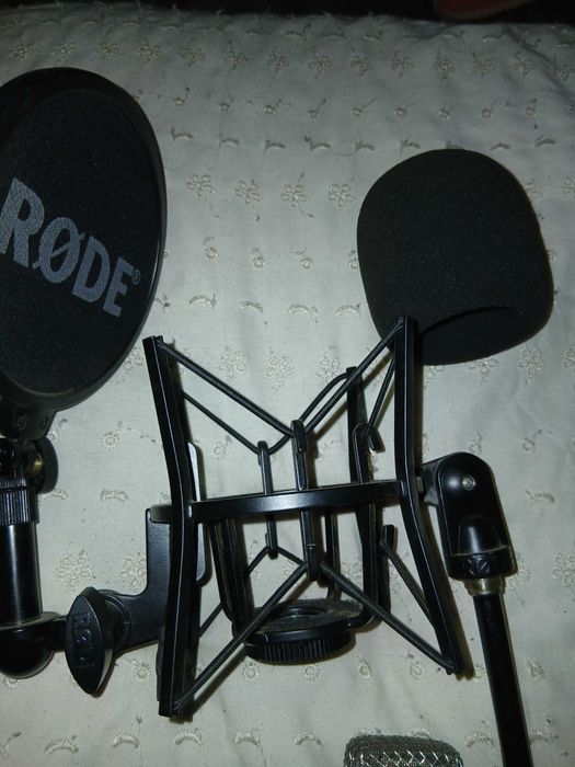 Продавам Rode N1 микрофон