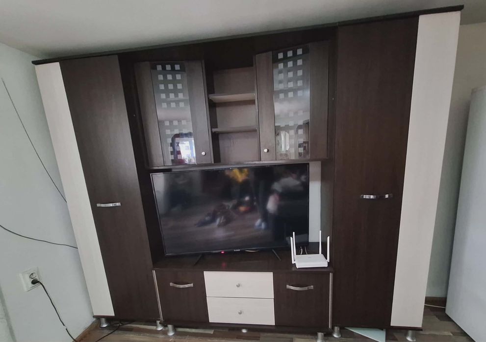 Vand pat si mobila de living