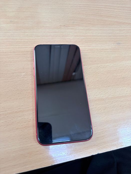продам iPhone 11