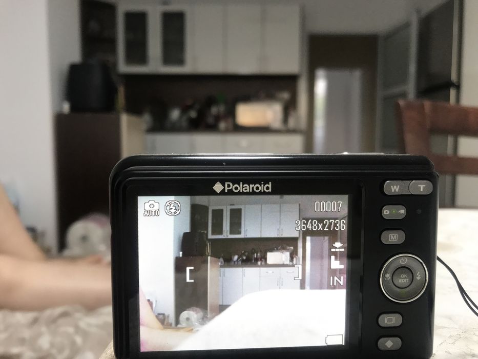 Фотоапарат  .  Полароид   с  карта  памет  .