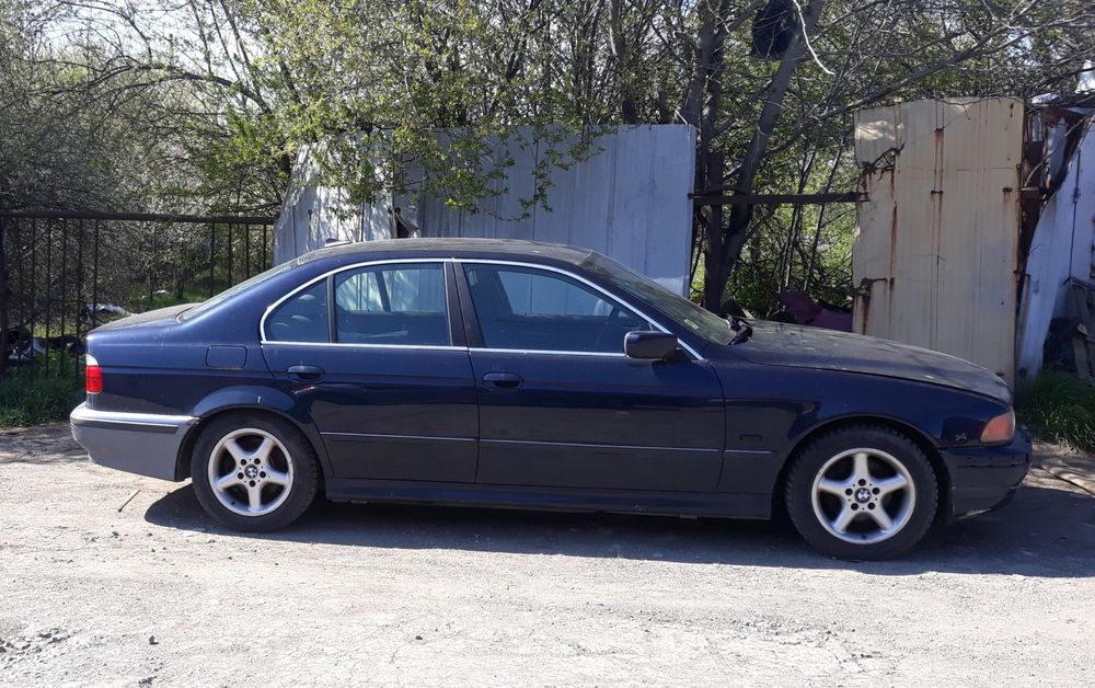 BMW 520i e39 m52b20tu на части