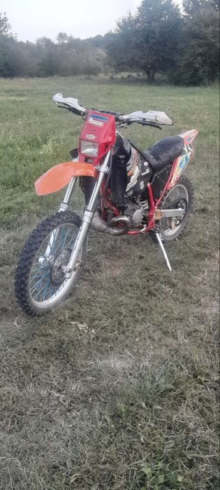 Vând sau schimb cross yamaha 250cc 2t