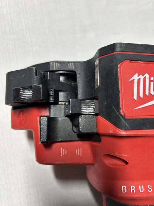 Dispozitiv taiat tije filetate Milwaukee M18 BLTRC