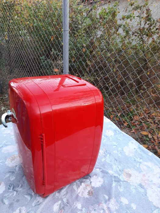 Мини хладилник EVERCOOL 12V и 220-240V