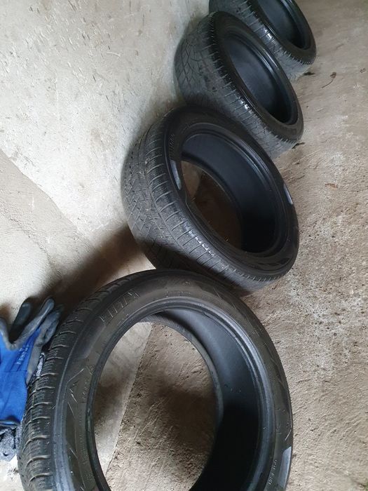 Vând anvelope iarna