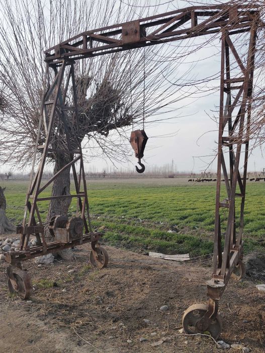 Yuk ko'targich tal sotiladi