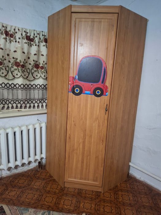 Угольный шкаф продам