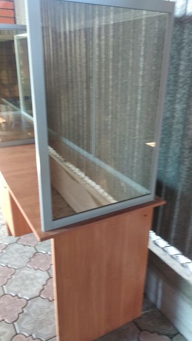 Продам стол для охраны.