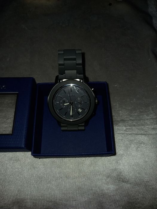 Dkny qol soati yangi