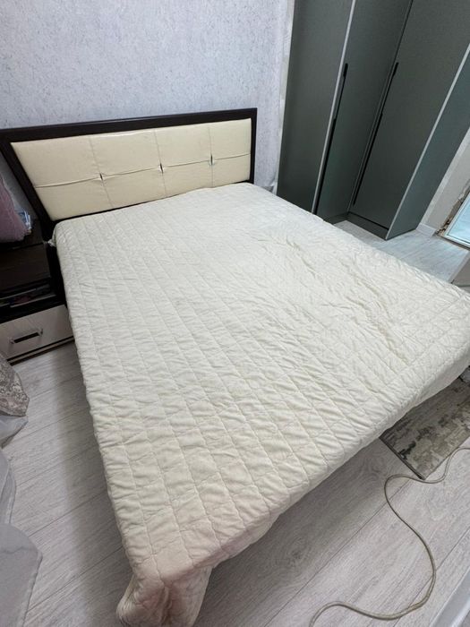 Двухспальная кровать