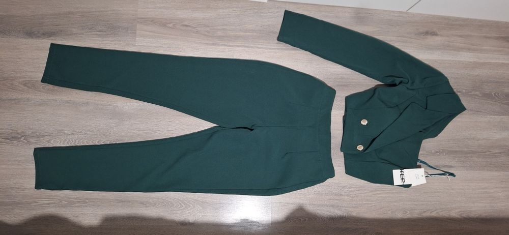 Дамски елегантен костюм