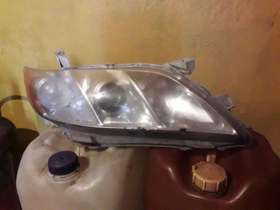 Продам фары камри40