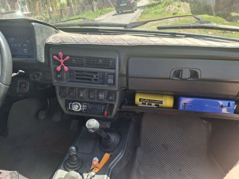 Автомобиль Нива ваз21217