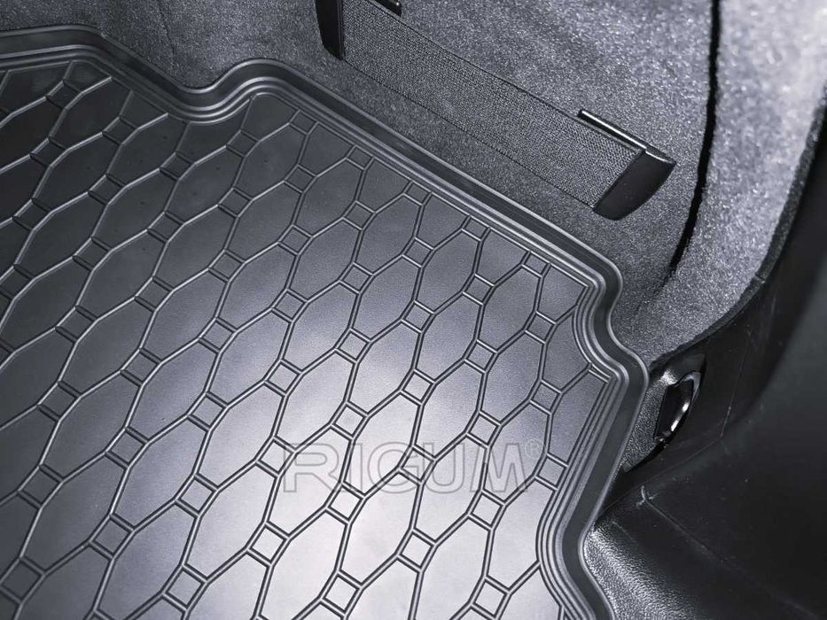Гумени стелки или багажник BMW 5 G30 G31 от 2017 до 2023 г.