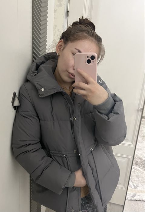 Продам куртку новую