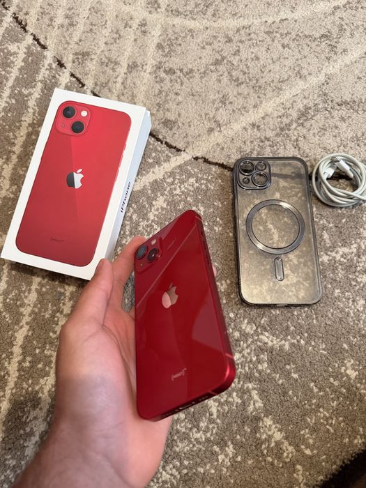 Vand iPhone 13 red impecabil fullbox