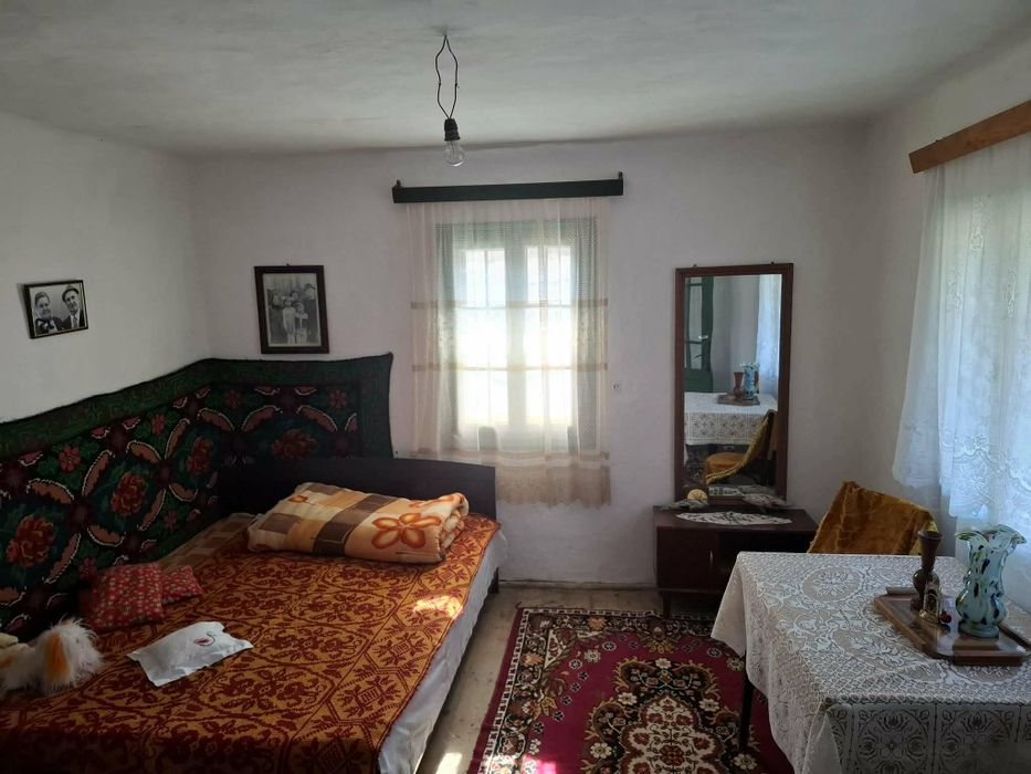 Casă de vânzare în sat Busu, comuna Grecești, județul Dolj.
