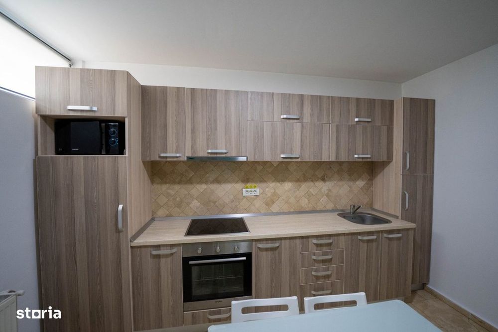 Cladire birouri si spatiu comercial , 830 mp constr, 15 locuri parcare