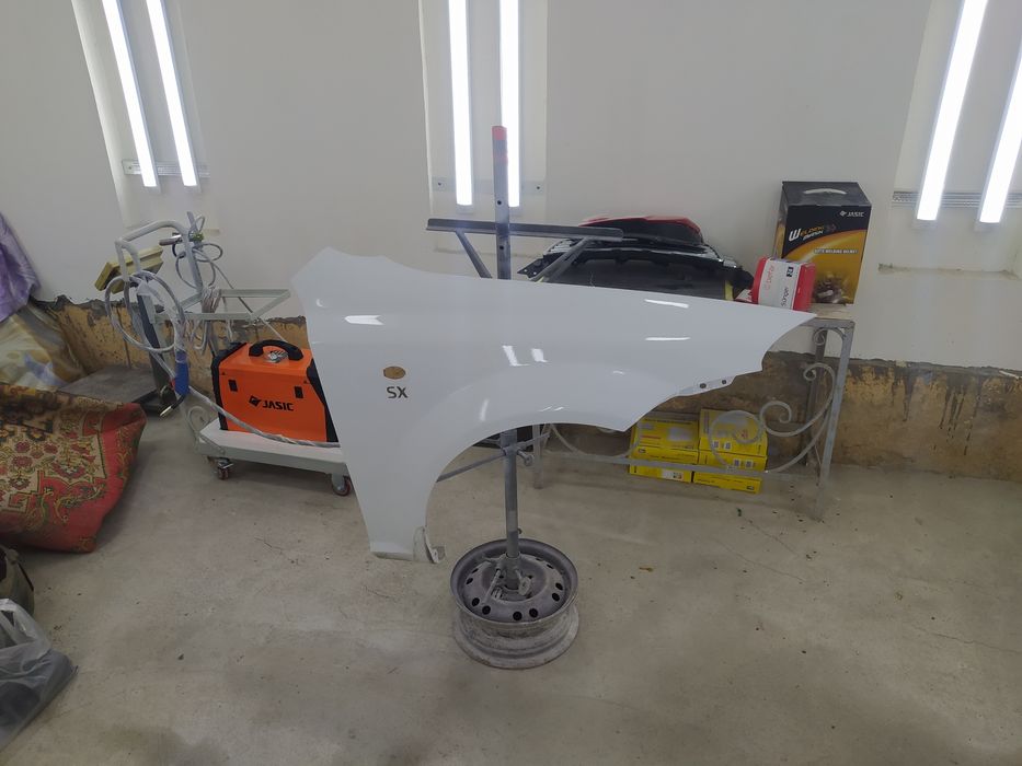 Jentra oldi oʻng qanot sotiladi. (Yarim radnoy)