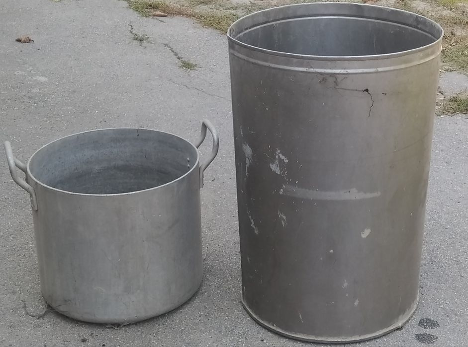 Ёмкость из нержавейки, из алюминия.