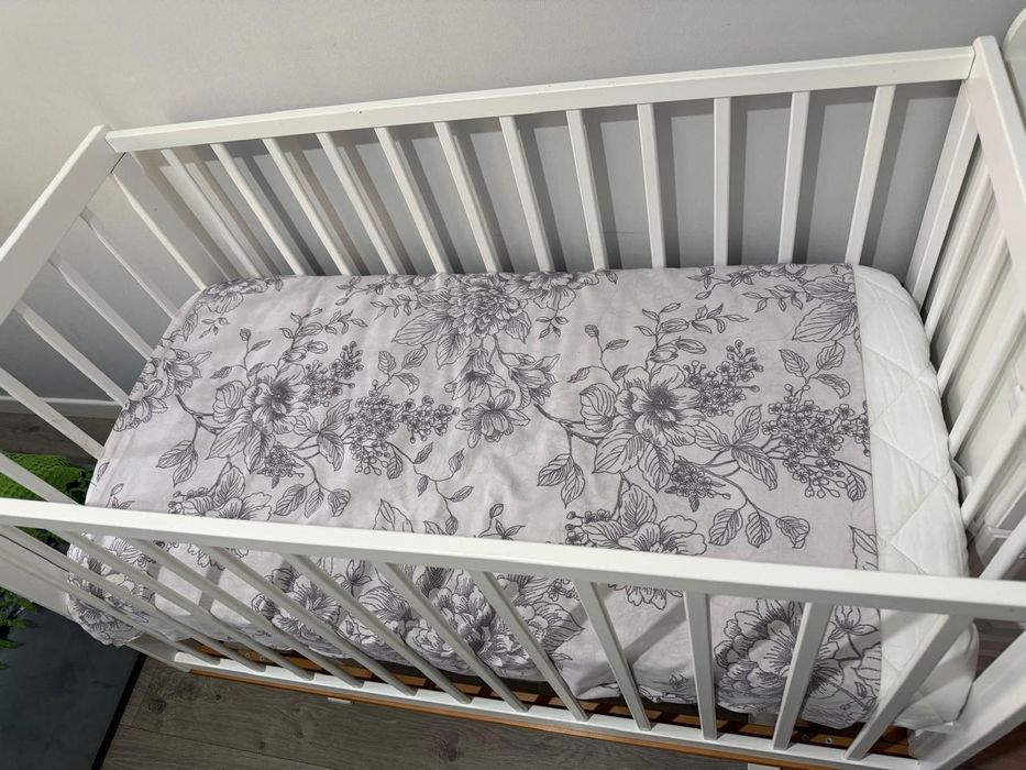 Детскую кроватку продам