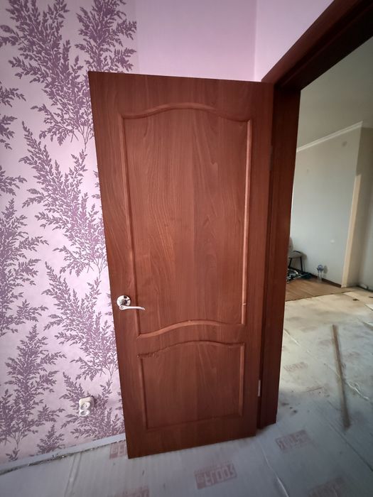 Продаю двери межкомнатные