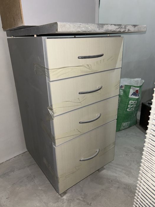 Продам прихожую, и кухонный гарнитур