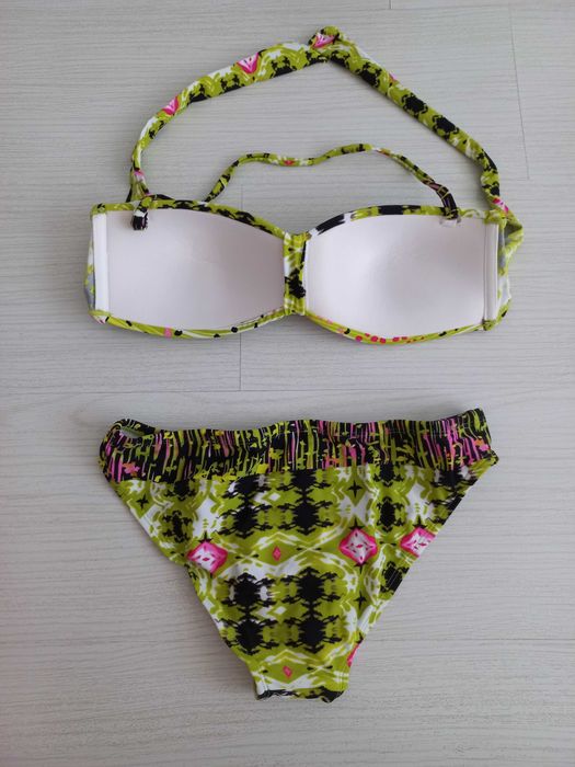 Бански костюм от две части