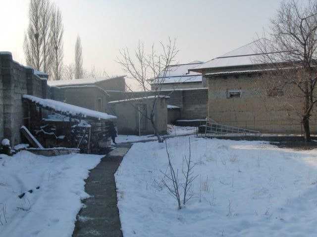 Жомбой шахрида зудлик билан участка сотилади!