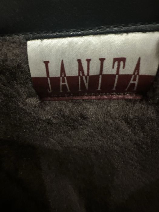 Продам зимние сапоги “ Janita”