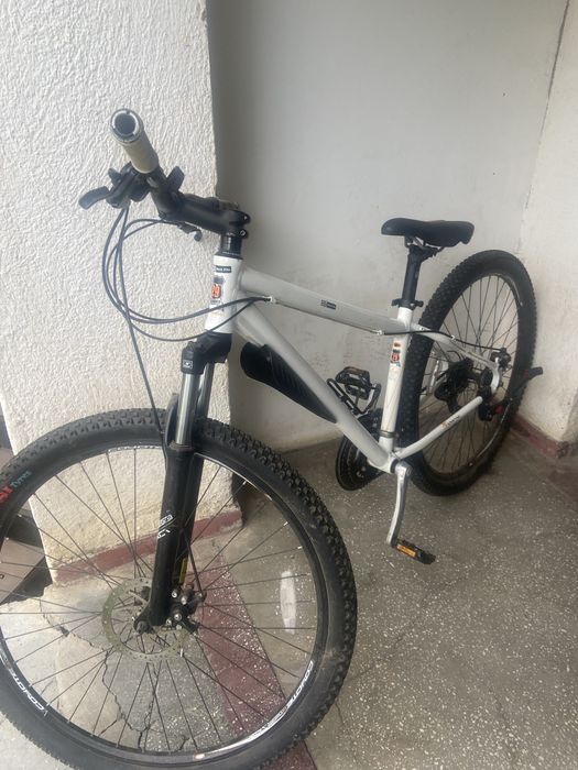 Bicicleta 29 frane pe disk