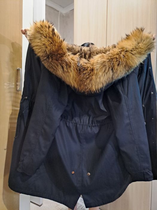 Продам джинсы ,парку