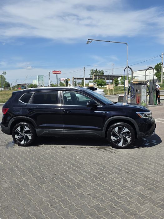 Volkswagen t roc taos