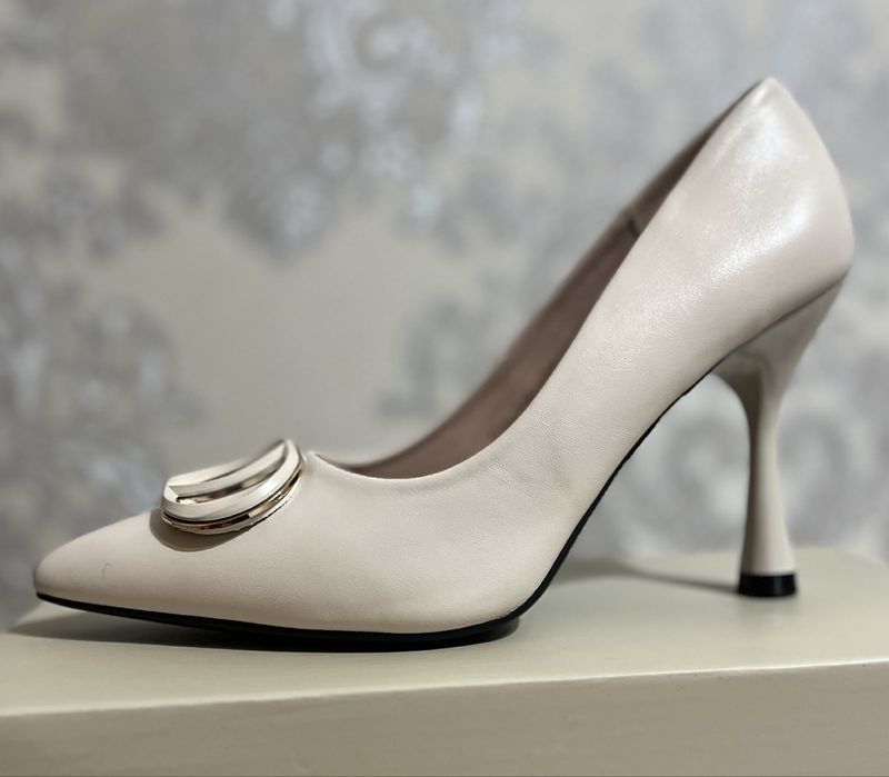 Срочно продам туфли-лодочки