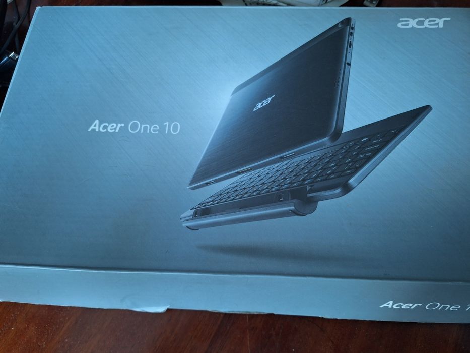 Продам Aser One 10