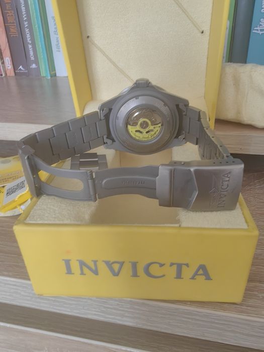 Титаниева Invicta 0460 с механизъм  NH35A на Seiko