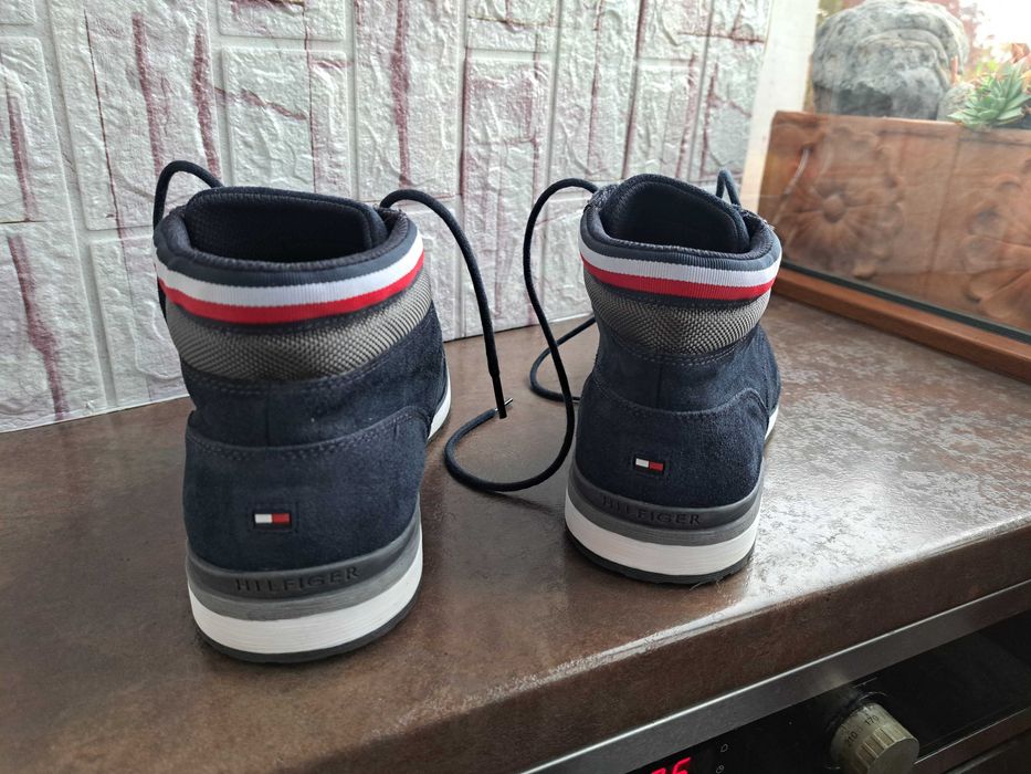 мъжки зимни обувки,боти,кубинки,ном43,Tommy Hilfiger