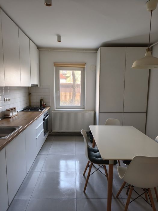 Apartament spațios 2 camere de închiriat- Str. Bucovinei