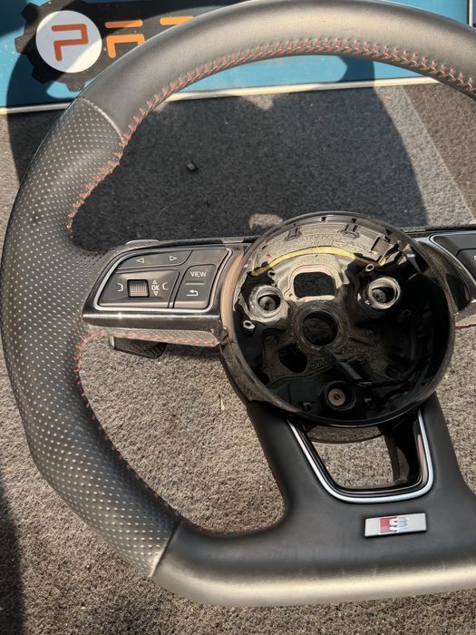 Оригинален волан за Ауди Audi A4 A5 Q5 A6 8w0419689 рязан скосен Sline