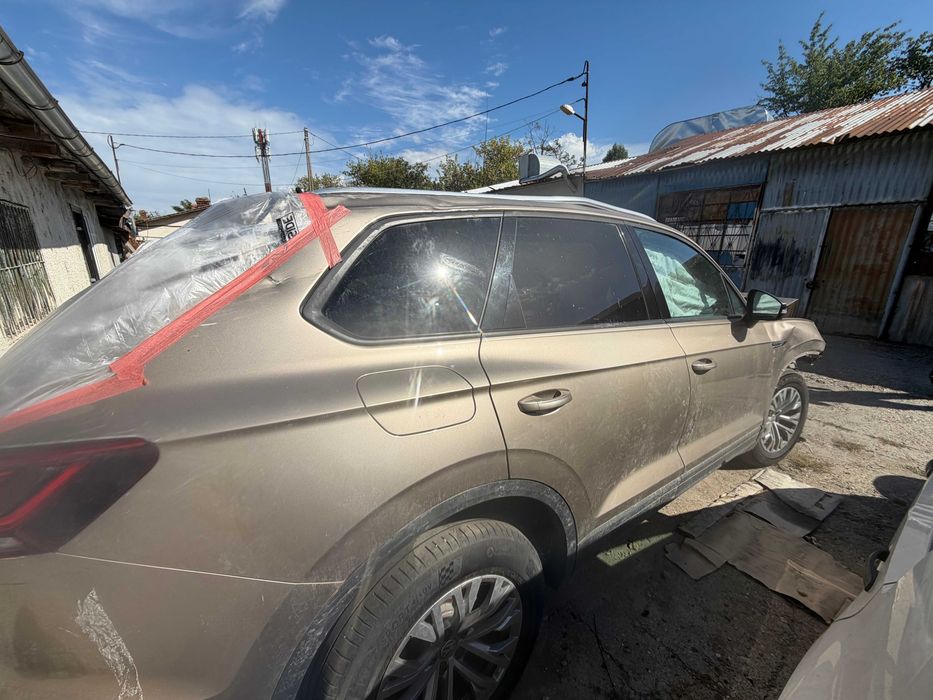 Auto Touareg 2019, avariat major