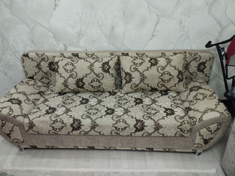 Продам диван в хорошем состоянии