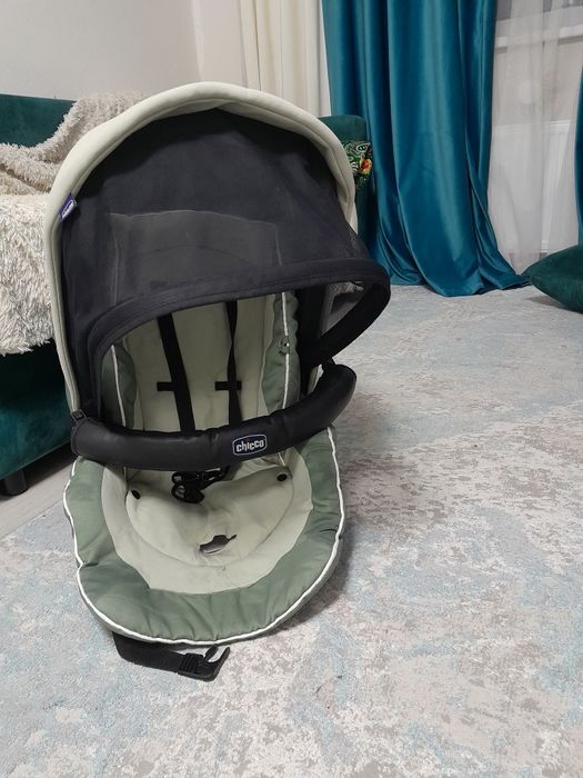 Продам коляску chicco