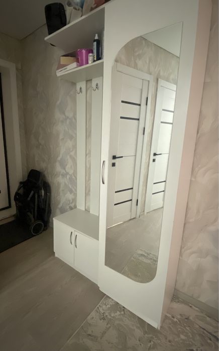 Продам  шкаф для прихожей