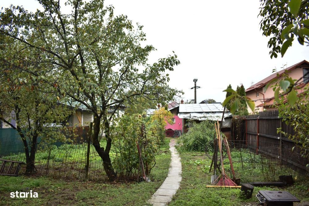 PROPRIETAR -  Casa cu teren de vanzare