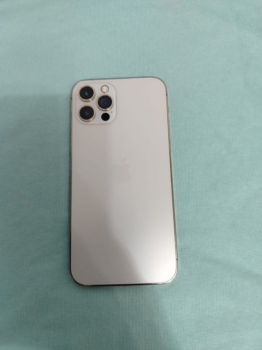Продам iPhone 12 Pro 256 gb silver.