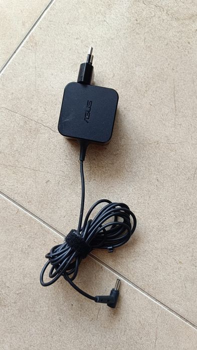 Зарядни устройства за Assus и Dell за лаптоп