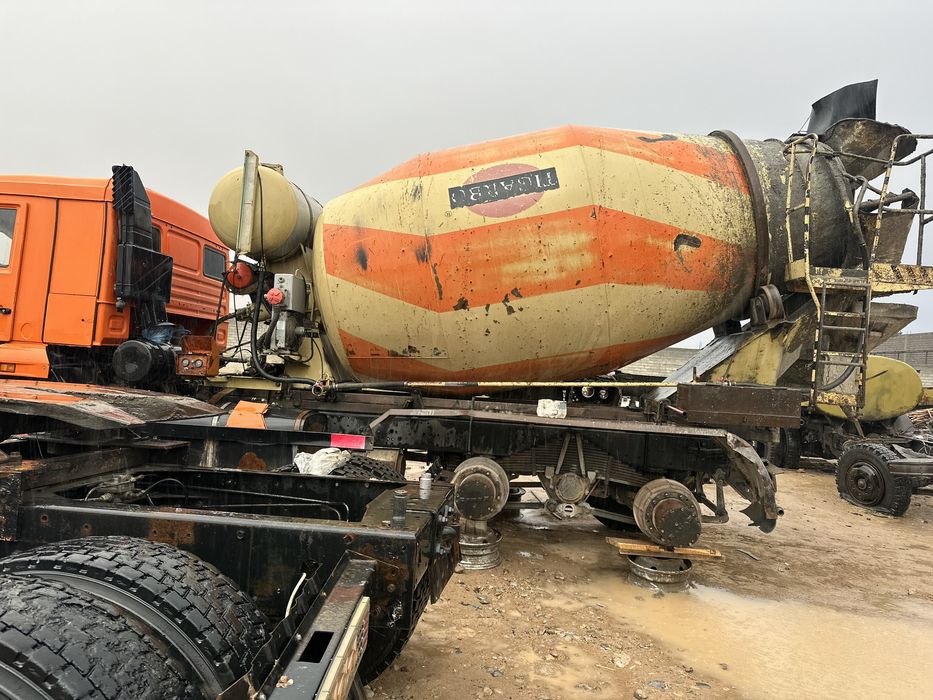 Автобетоносместитель 8 куб