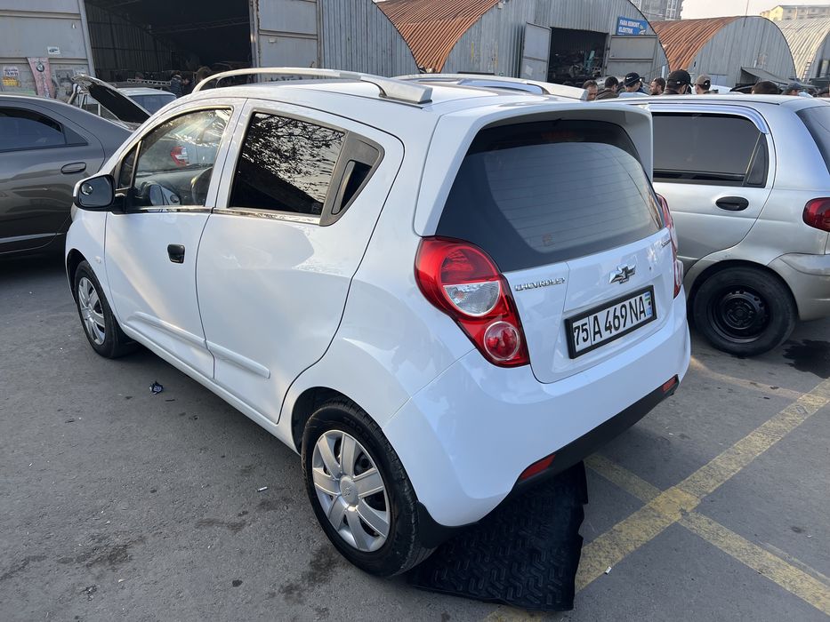 Spark 1 pozitsa oldi oynalari elektroni