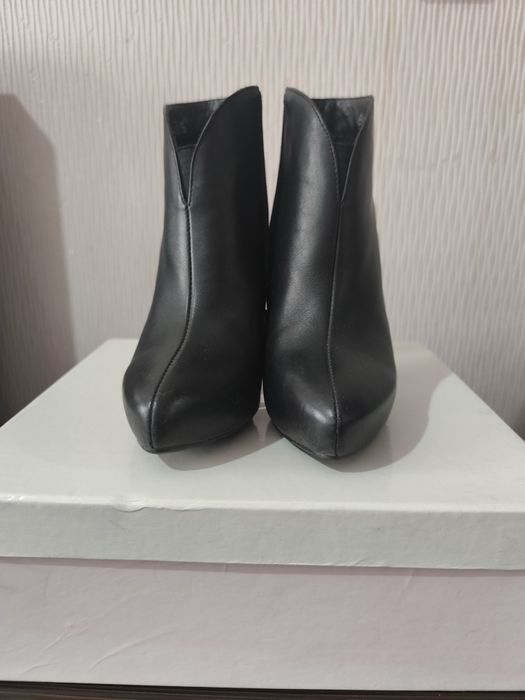 Ботинки кожаные женские