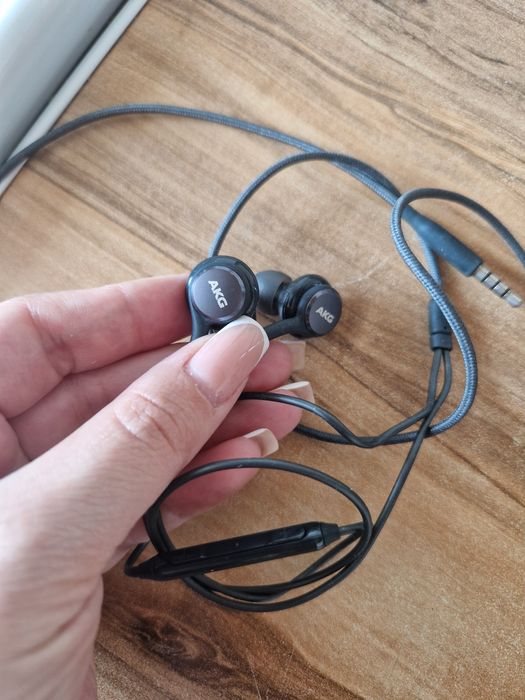 Наушники проводные